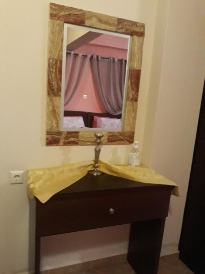 To Konaki Káto Loutrákion Kültér fotó